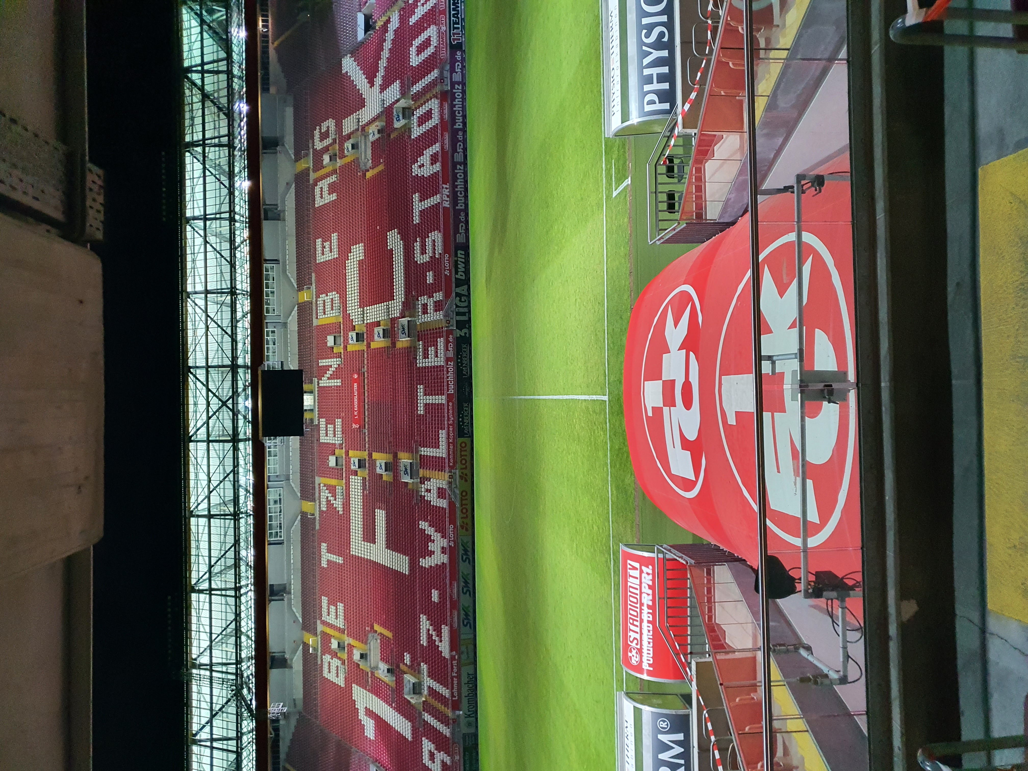1. FC Kaiserslautern GmbH & Co. KGaA: Wirtschaftliche Leistungsfähigkeit zügig wiederherstellen ...